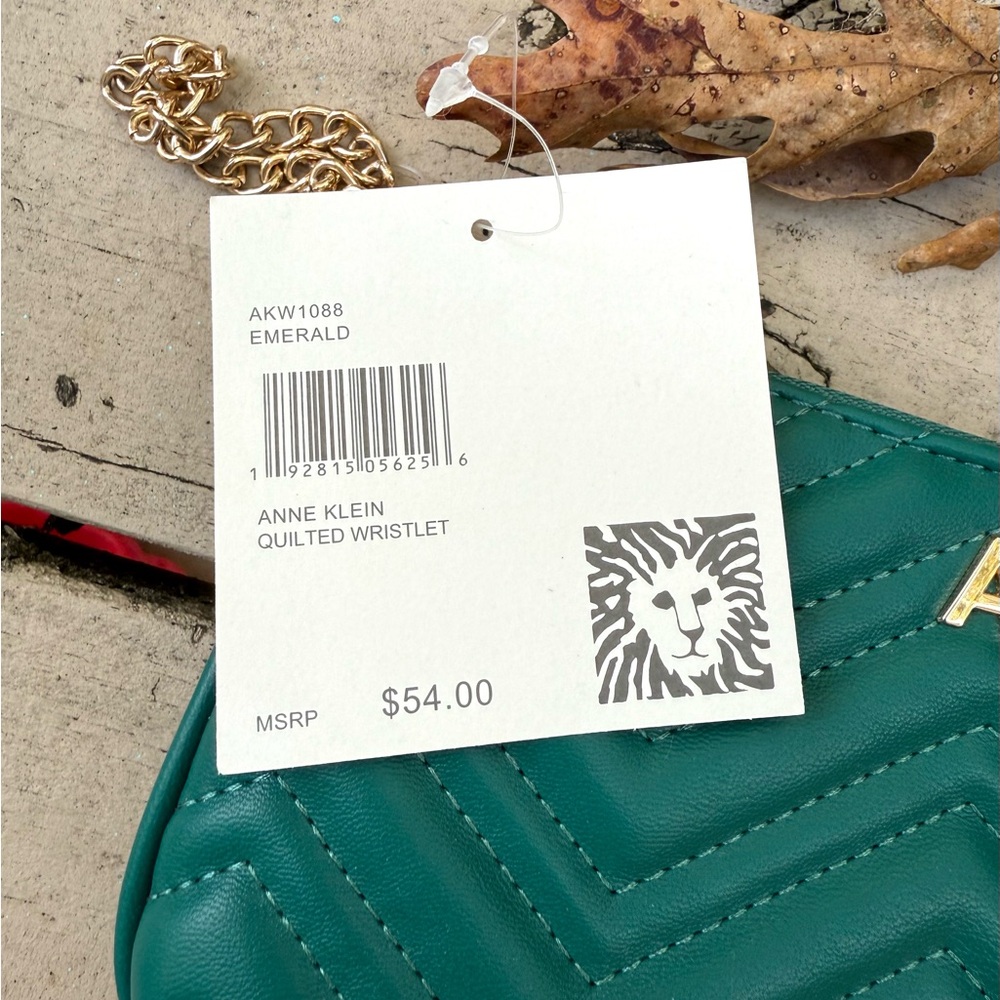 NEW! Anne Klein quilted wristlet emerald color NWT! - Picture 2 of 6